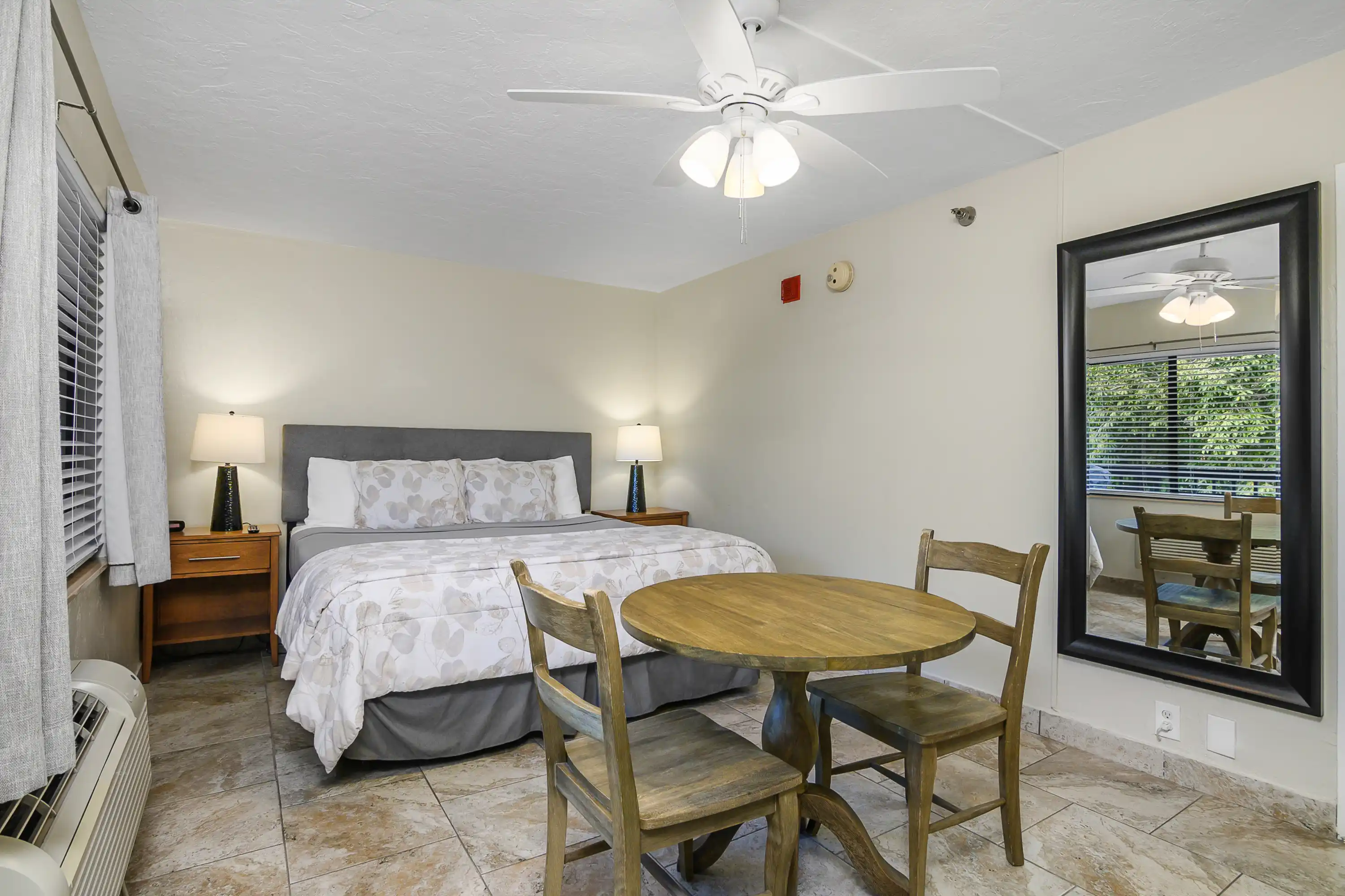 King Guest Room 1