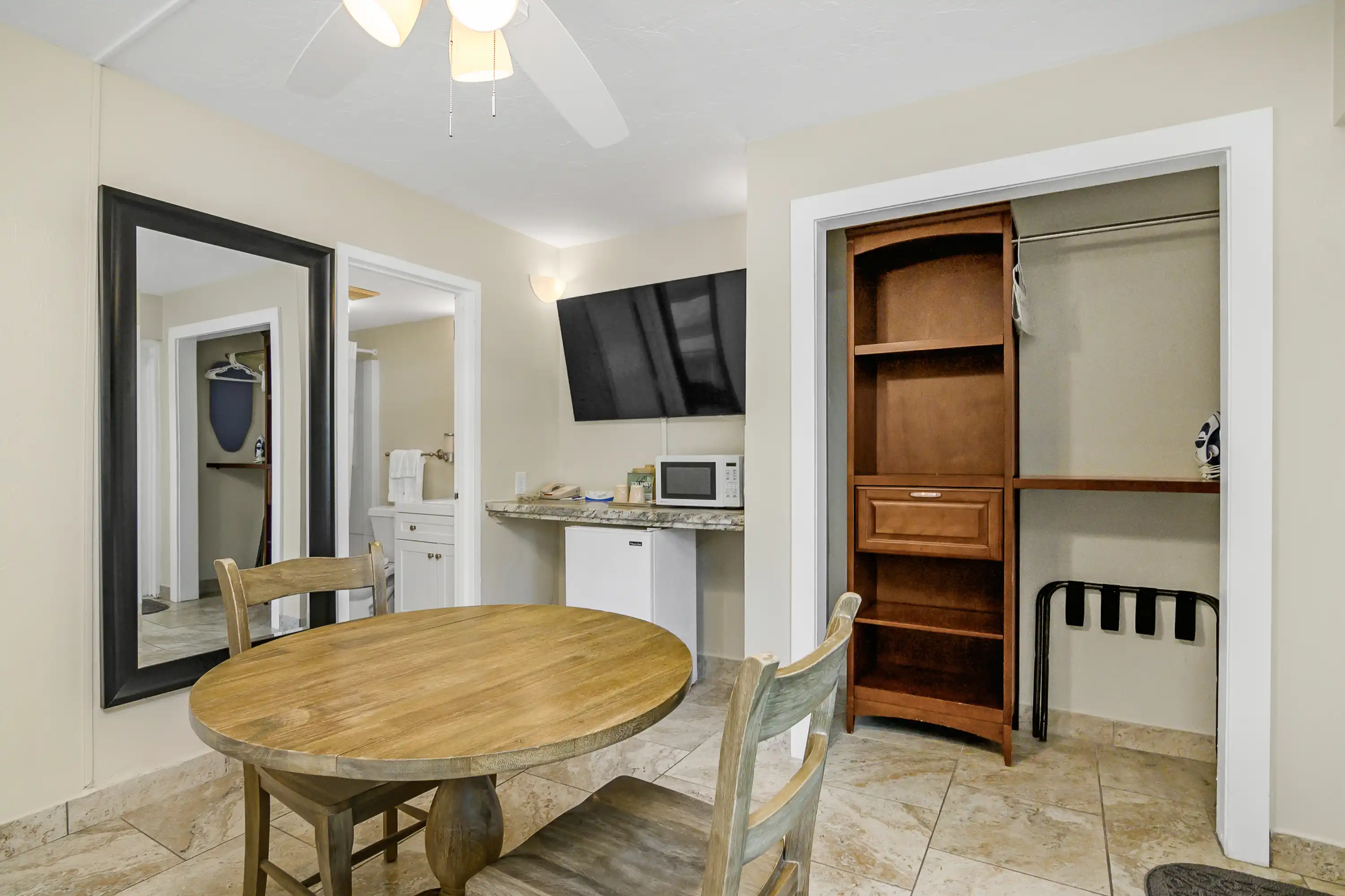 King Guest Room 3