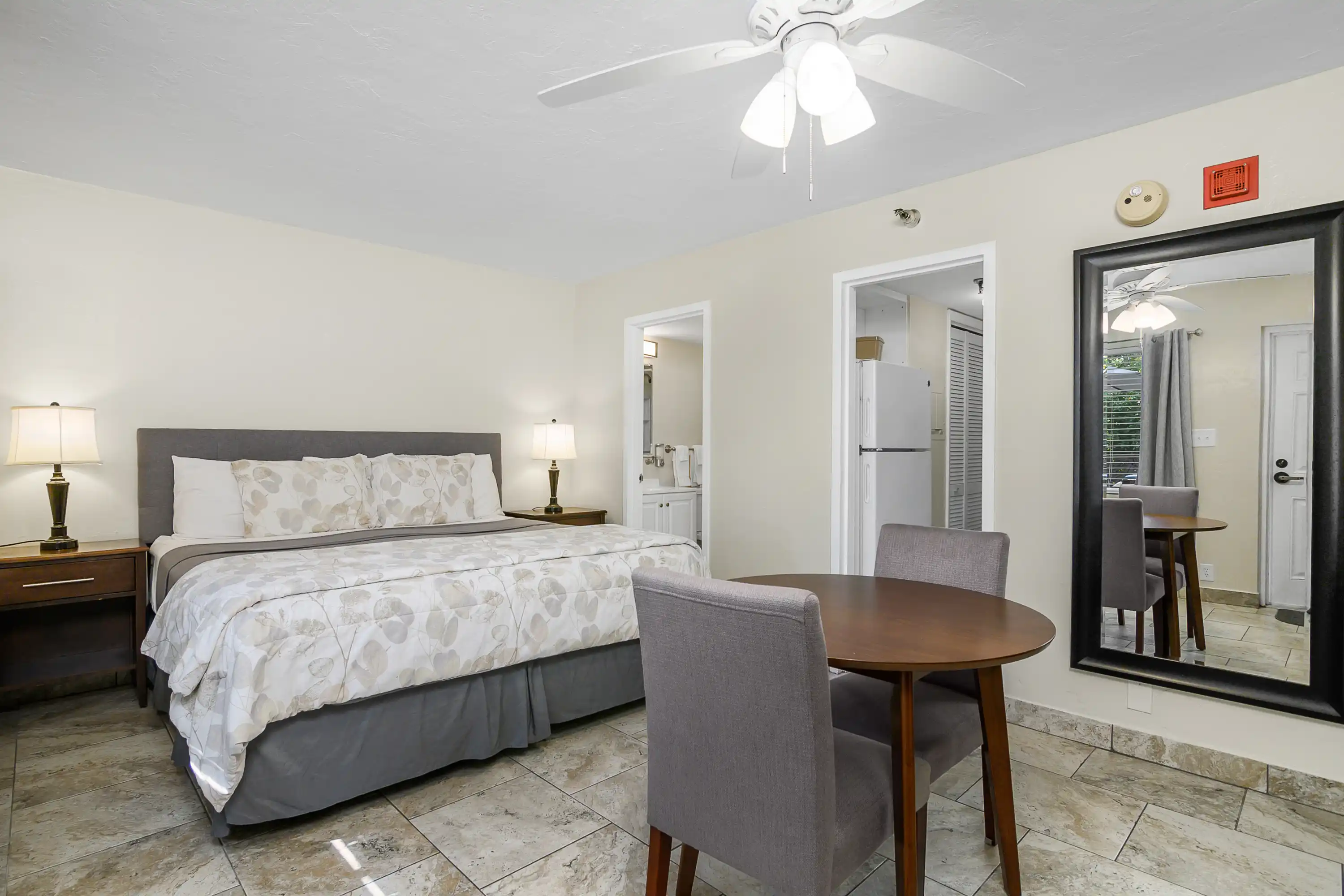 King Kitchenette Pool and Garden View 1