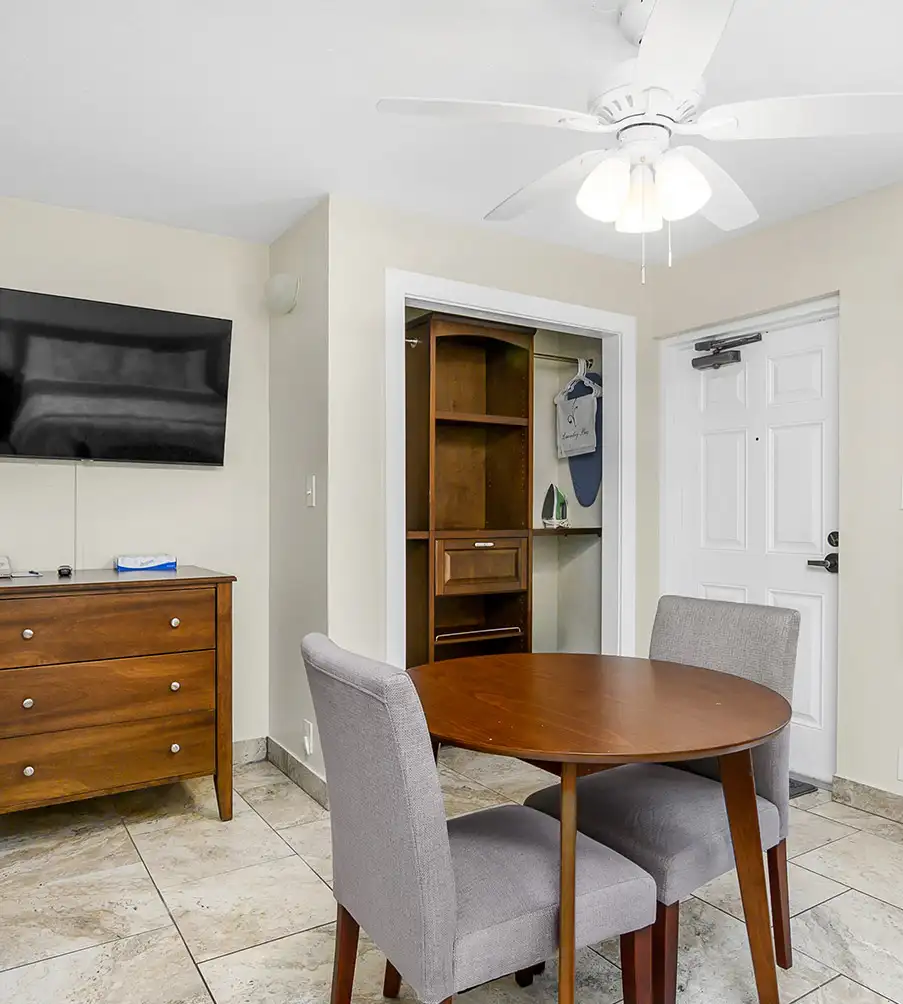 King Kitchenette with Garden Views 7