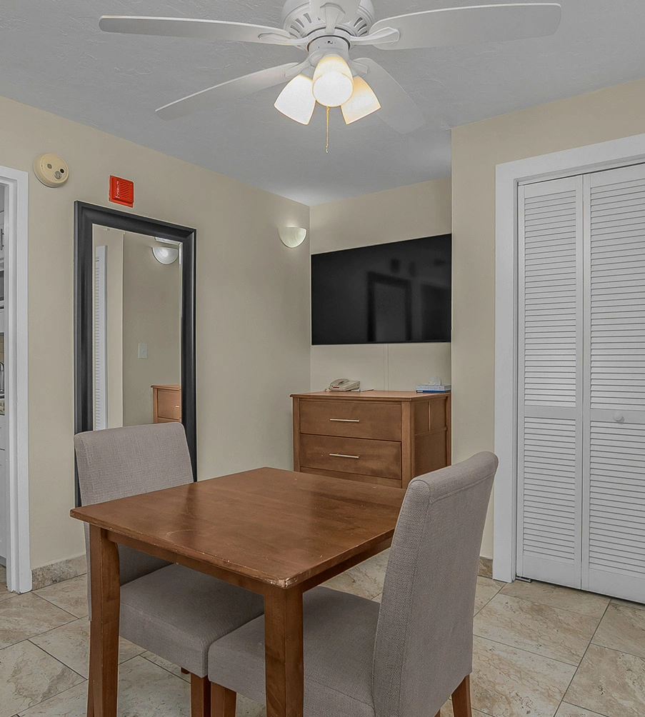 Queen Kitchenette with Garden Views 2