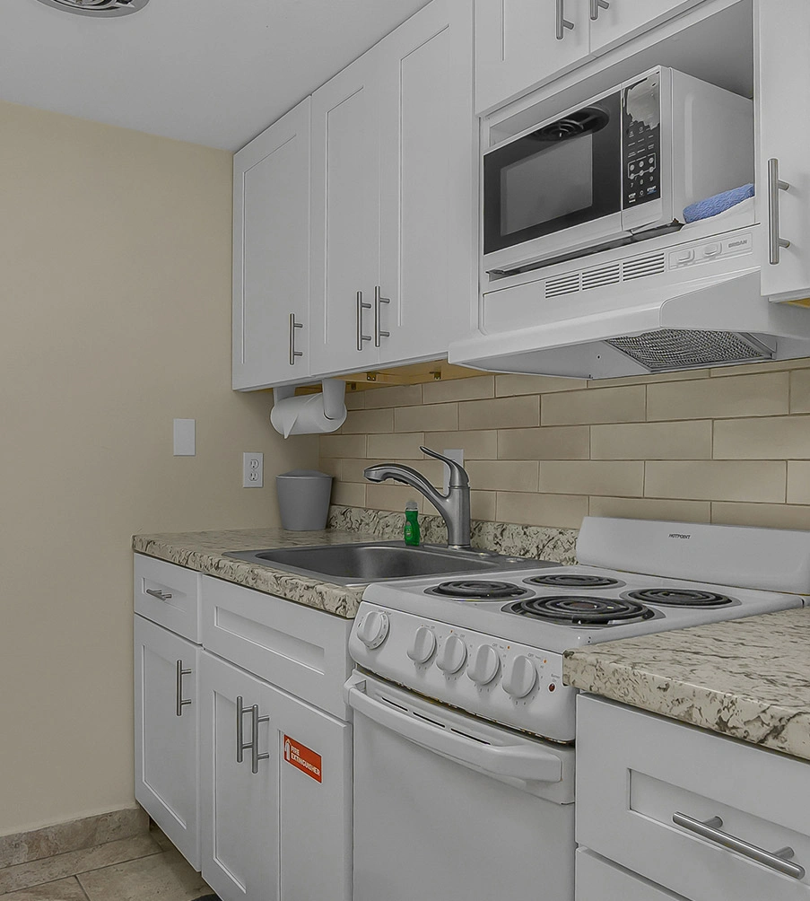 Queen Kitchenette with Garden Views 3