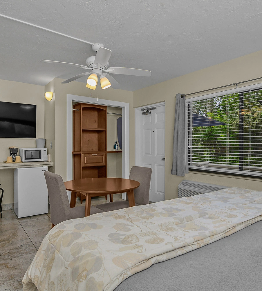 Standard King Room 2