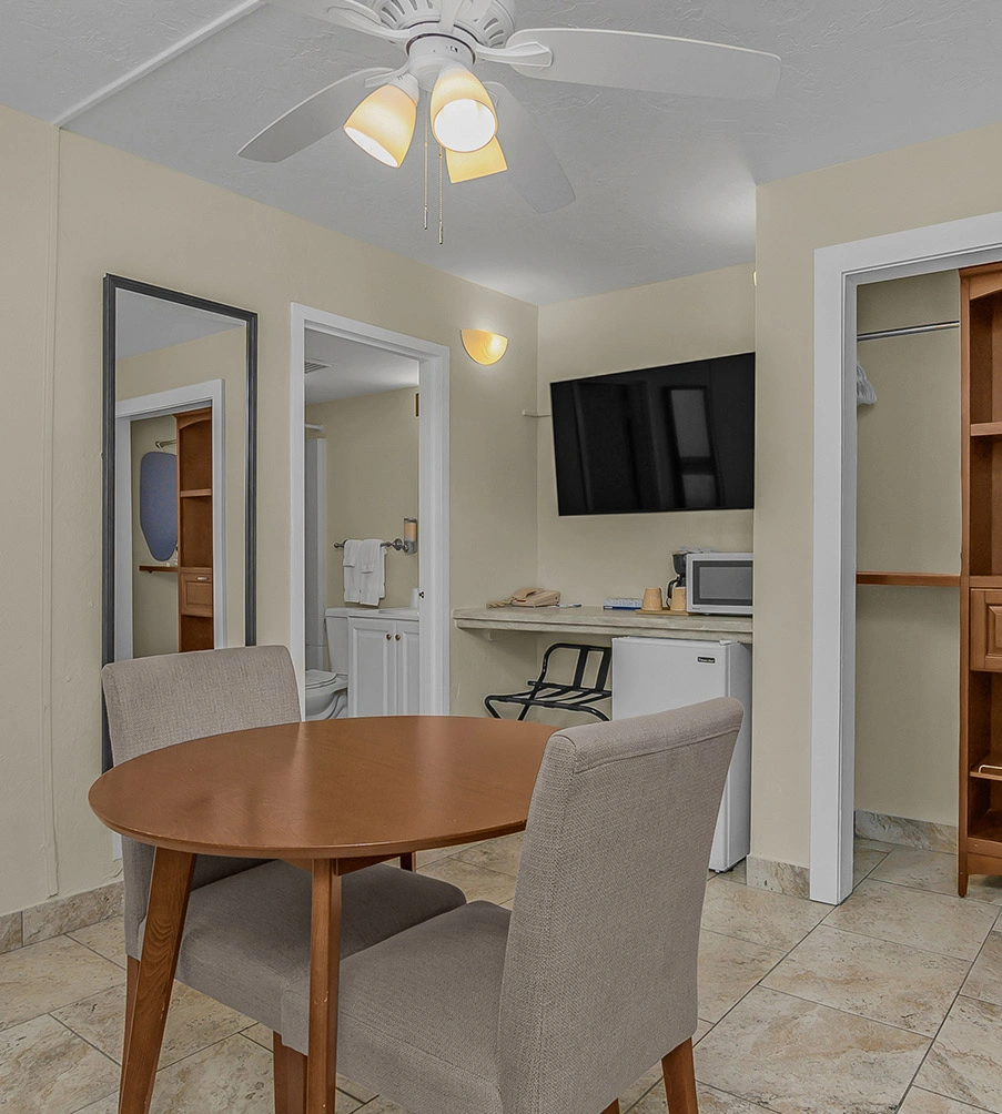 Standard King Room 3