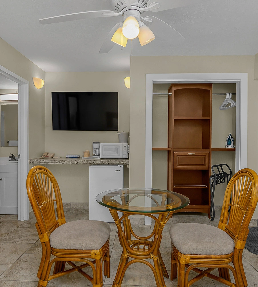 Standard Room with Two Twin Beds 3